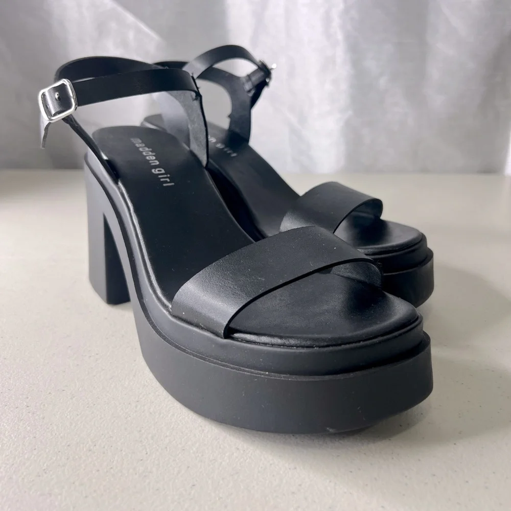 Madden Girl Black Platform Sandals 7.5